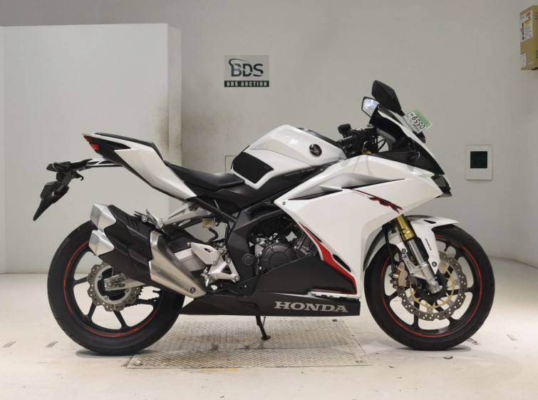 Мотоцикл Honda CBR250RR з пробігом 7491 km