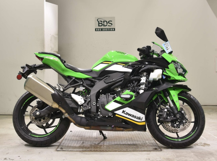 Мотоцикл Kawasaki ZX-4RR с пробегом 17814 km