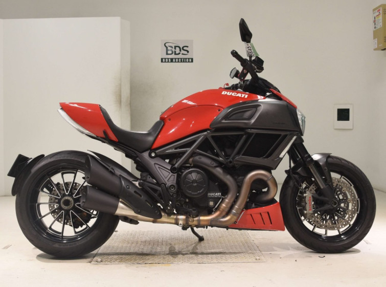 Мотоцикл Ducati DIAVEL с пробегом 15110 km