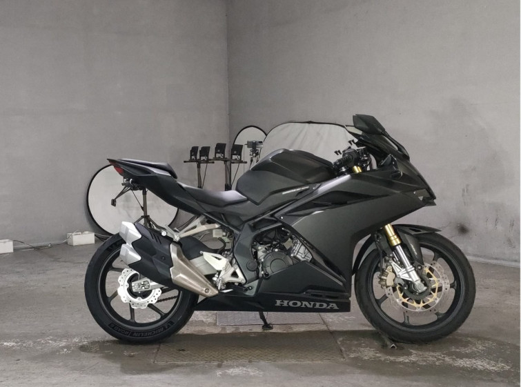Мотоцикл Honda CBR250RR з пробігом 3528 km
