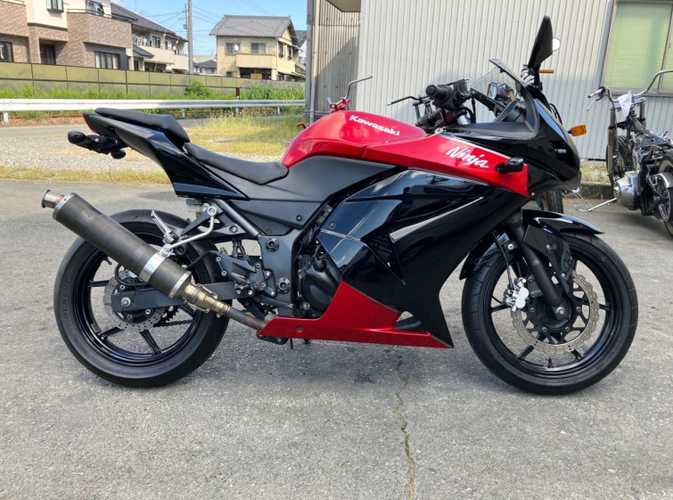 Мотоцикл Kawasaki NINJA250R с пробегом 18571 km