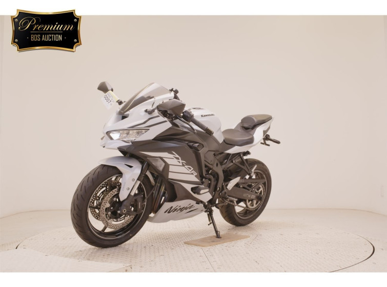 Мотоцикл Kawasaki ZX-4R SE с пробегом 5459 km