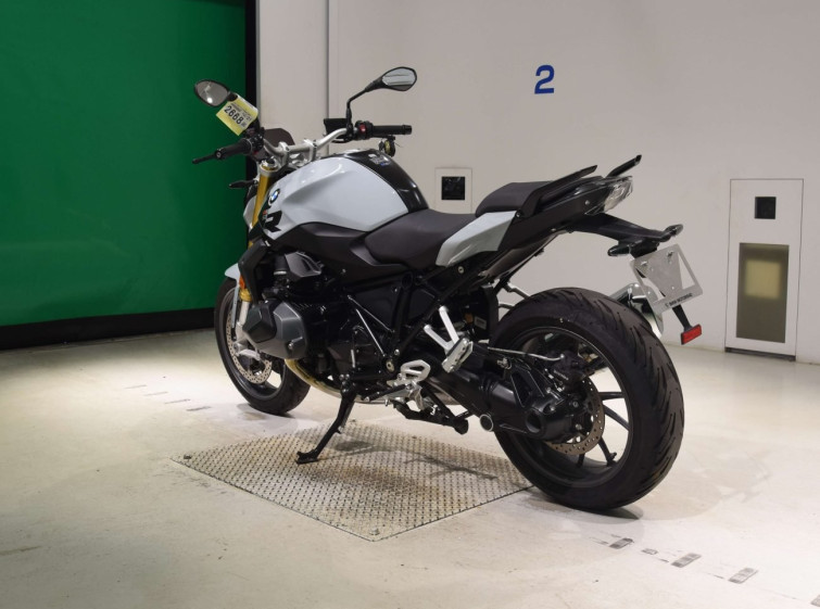 Мотоцикл BMW R1250R з пробігом 8816 km