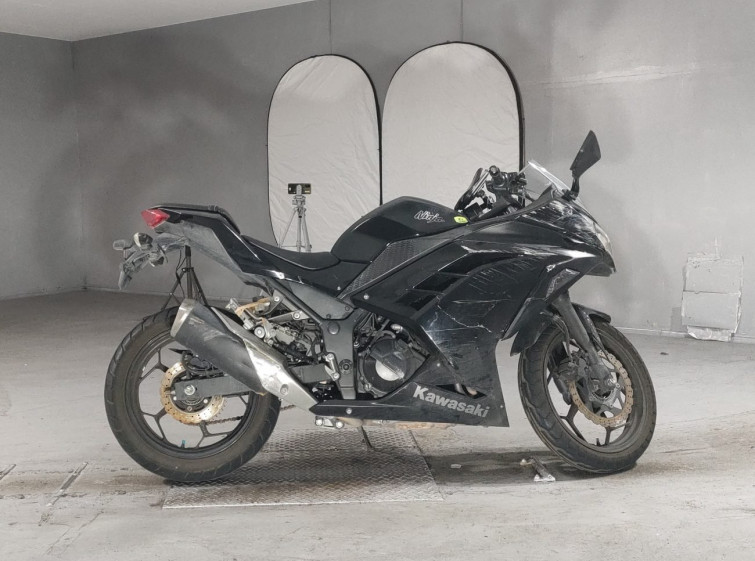 Мотоцикл Kawasaki NINJA250 з пробігом 26675 km