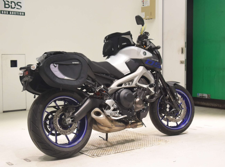 Мотоцикл Yamaha MT-09 с пробегом 9371 km