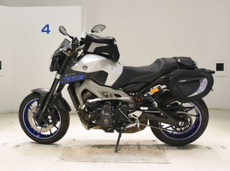 Мотоцикл Yamaha MT-09 с пробегом 9371 km