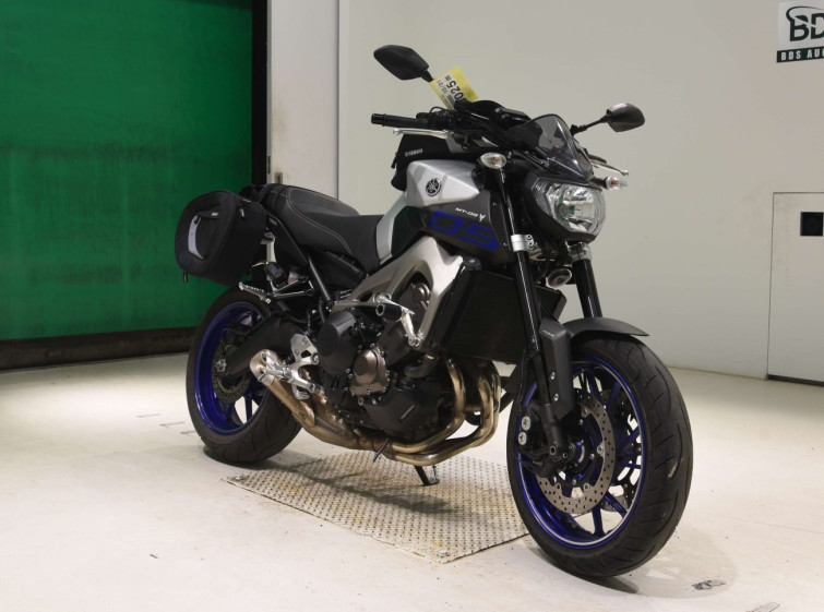 Мотоцикл Yamaha MT-09 с пробегом 9371 km