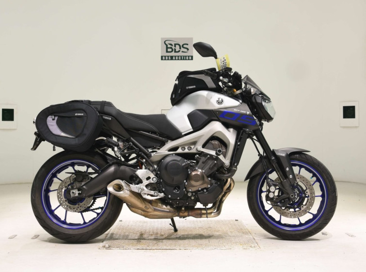 Мотоцикл Yamaha MT-09 с пробегом 9371 km