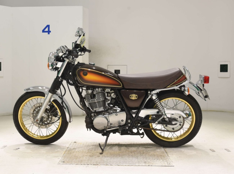 Мотоцикл Yamaha SR400 з пробігом 7117 km