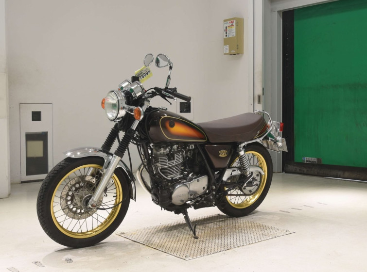 Мотоцикл Yamaha SR400 з пробігом 7117 km