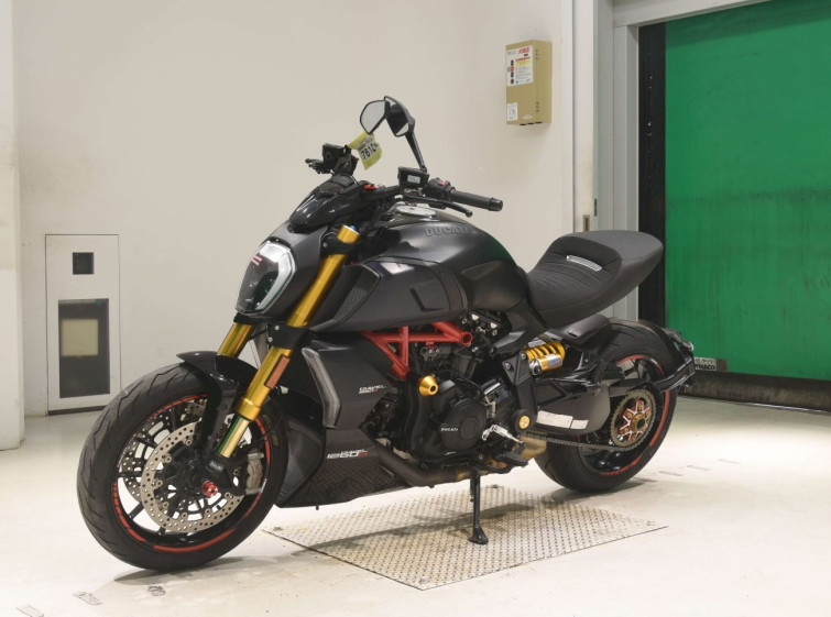 Мотоцикл Ducati DIAVEL 1260S з пробігом 5841 km