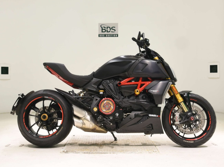 Мотоцикл Ducati DIAVEL 1260S з пробігом 5841 km