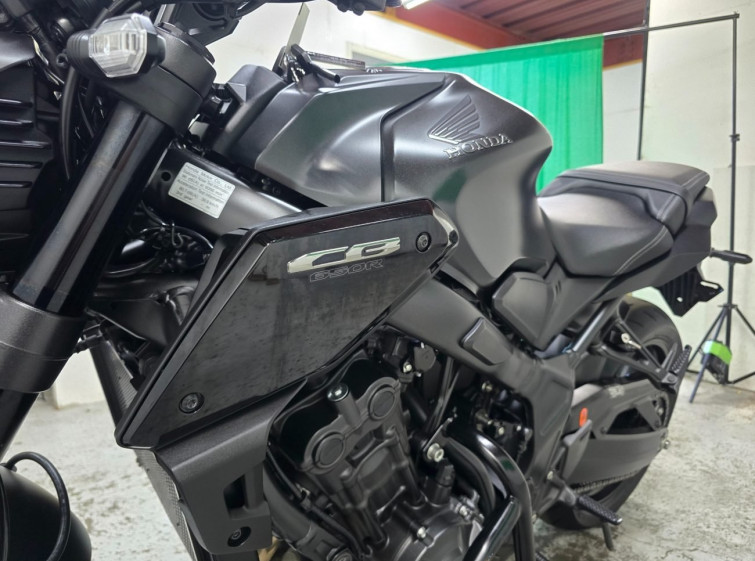 Мотоцикл Honda CB650R з пробігом 21767 km