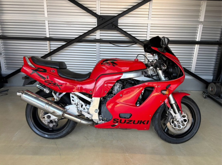 Мотоцикл Suzuki GSX-R750 с пробегом 10657 km