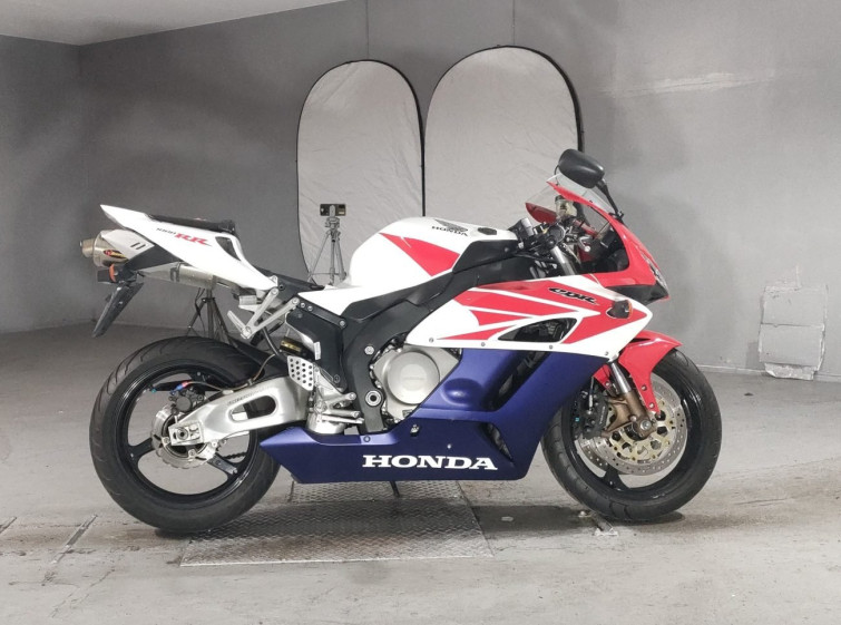Мотоцикл Honda CBR1000RR с пробегом 96246 km