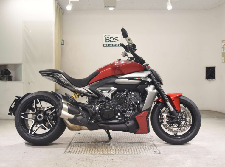 Мотоцикл Ducati DIAVEL с пробегом 6144 km