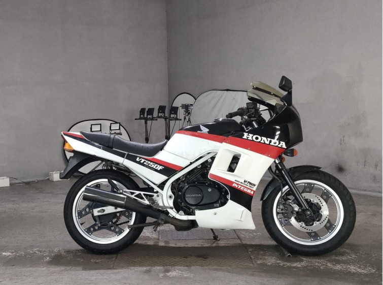 Мотоцикл Honda VT250F XELVIS с пробегом 11862 km