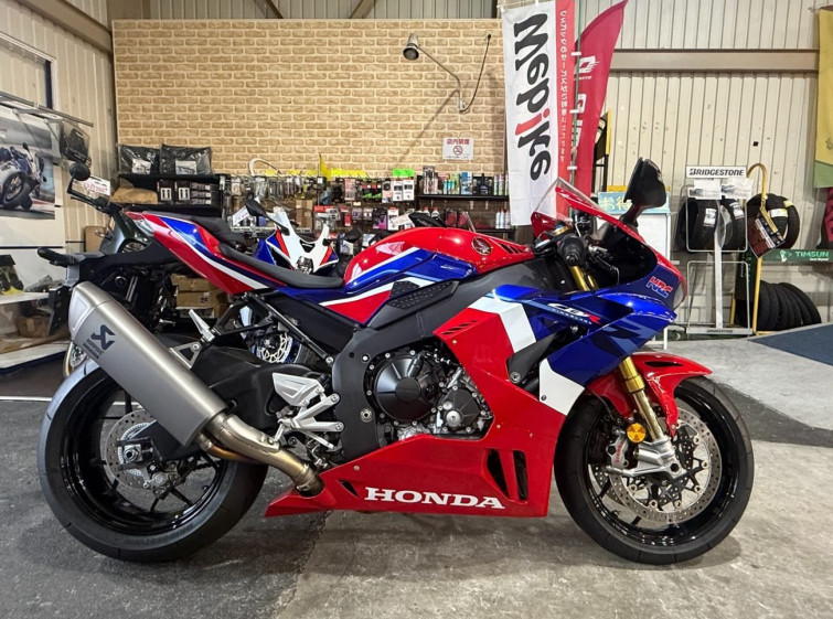 Мотоцикл Honda CBR1000RR-R FB SP с пробегом 5783 km
