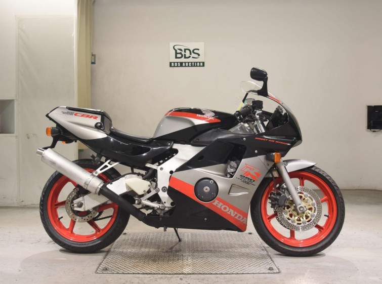 Мотоцикл Honda CBR250RR з пробігом 3134 km