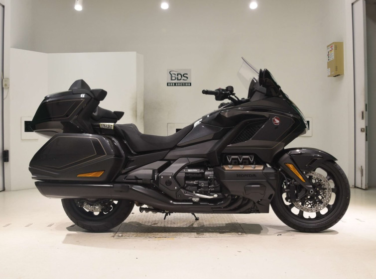 Мотоцикл Honda GL1800 TOUR D с пробегом 30 km