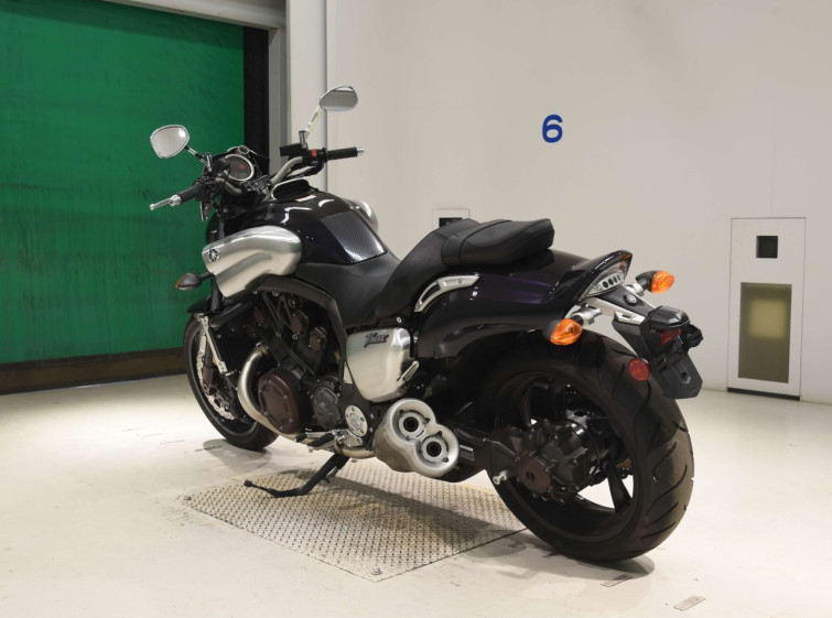 Мотоцикл Yamaha V-MAX1700 с пробегом 24604 km