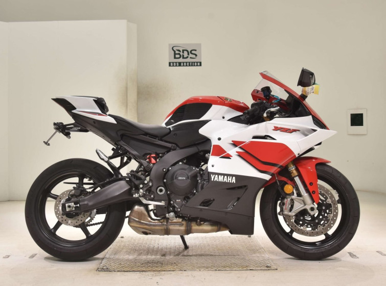 Мотоцикл Yamaha YZF-R9 70TH с пробегом 2076 km