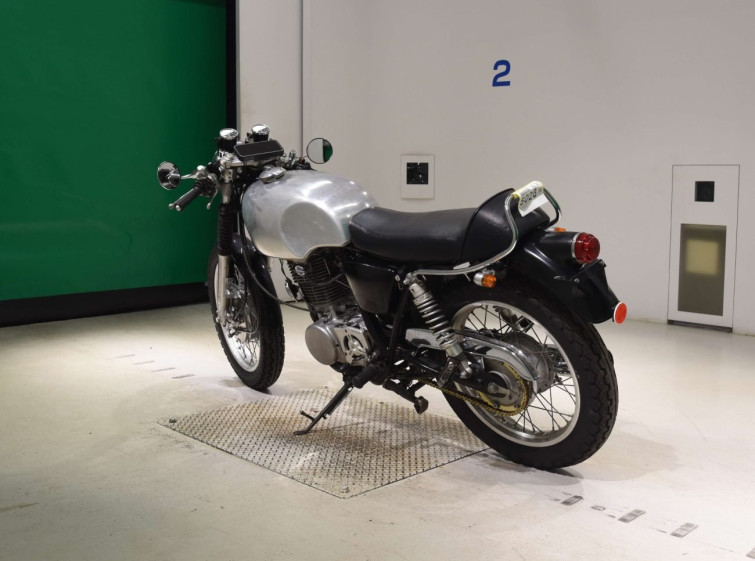 Мотоцикл Yamaha SR400 с пробегом 7911 km