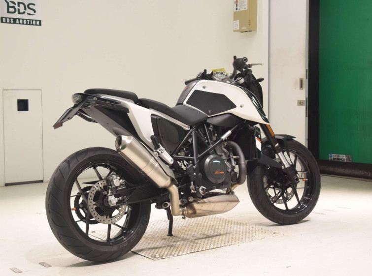 Мотоцикл KTM 690 DUKE с пробегом 5438 km