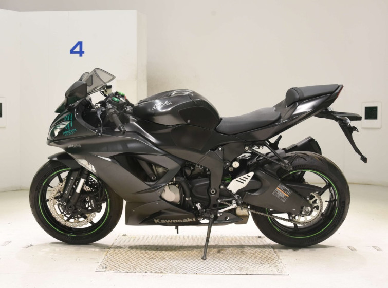 Мотоцикл Kawasaki ZX-6R с пробегом 18476 km