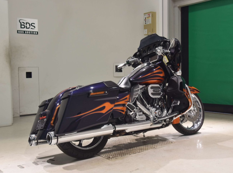 Мотоцикл HD STREET GLIDE FLHXSE1800 з пробігом 74606 km