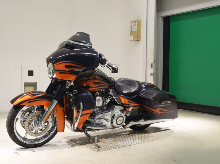 Мотоцикл HD STREET GLIDE FLHXSE1800 з пробігом 74606 km