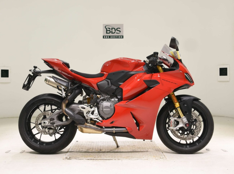 Мотоцикл Ducati PANIGALE V2S з пробігом 1599 km