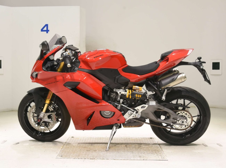 Мотоцикл Ducati PANIGALE V2S з пробігом 1599 km