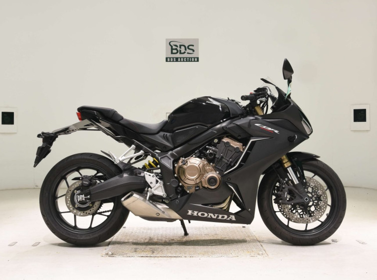 Мотоцикл Honda CBR650R с пробегом 4896 km