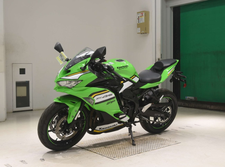 Мотоцикл Kawasaki ZX-4RR с пробегом 4909 km