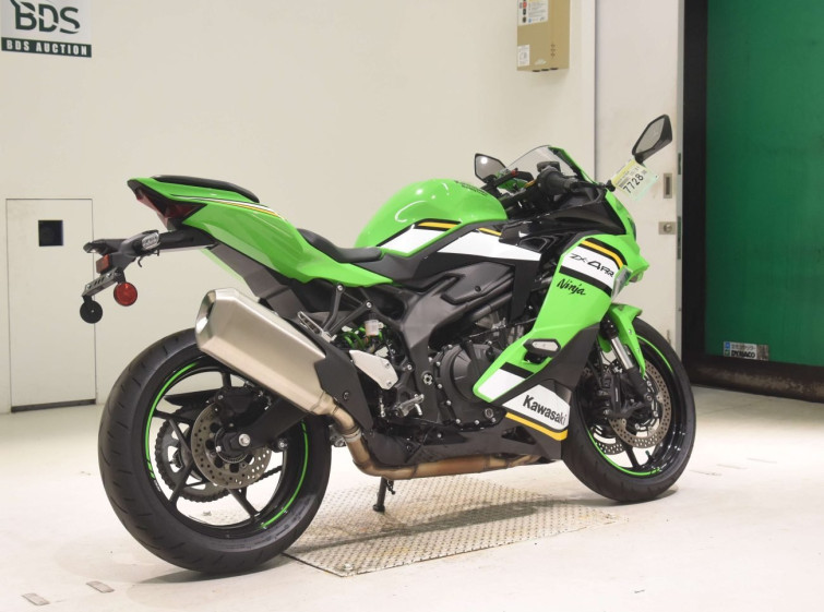 Мотоцикл Kawasaki ZX-4RR с пробегом 4909 km