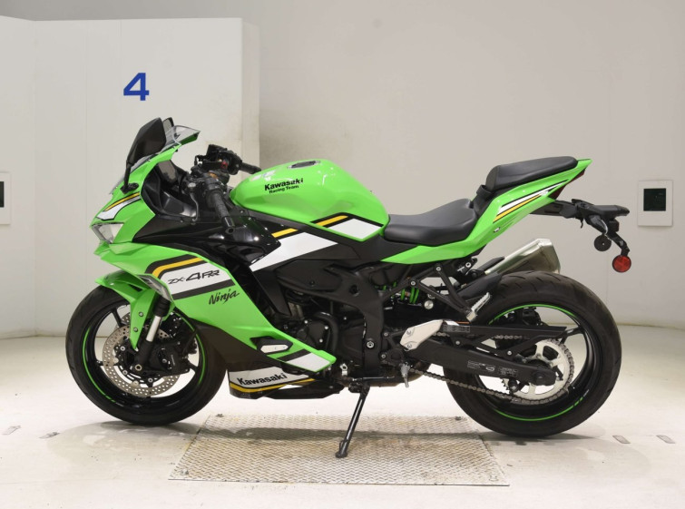 Мотоцикл Kawasaki ZX-4RR с пробегом 4909 km