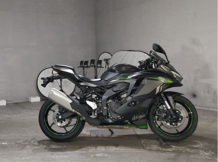Мотоцикл Kawasaki NINJA ZX-4R SE с пробегом 11826 km