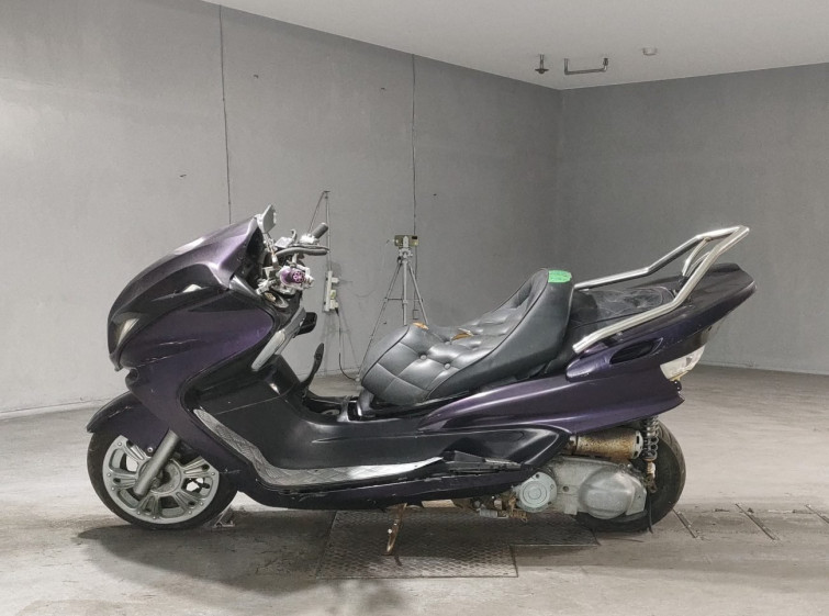Мотоцикл Yamaha MAJESTY250