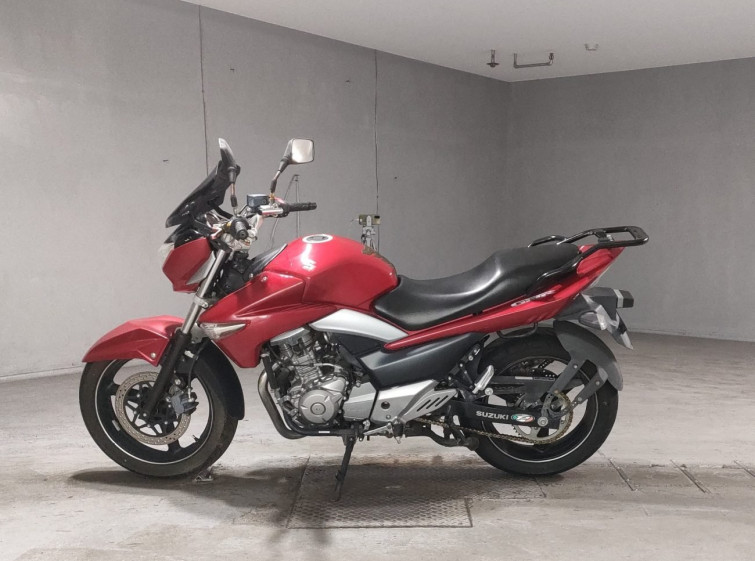 Мотоцикл Suzuki GSR250 з пробігом 30958 km