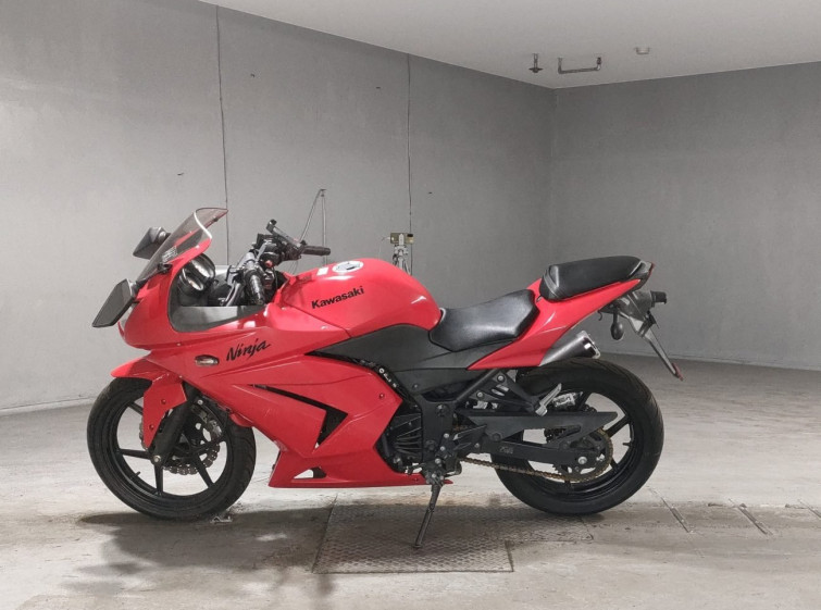Мотоцикл Kawasaki NINJA250R з пробігом 27965 km
