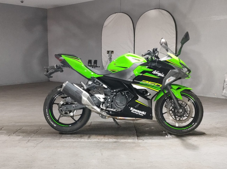 Мотоцикл Kawasaki NINJA250 з пробігом 20207 km