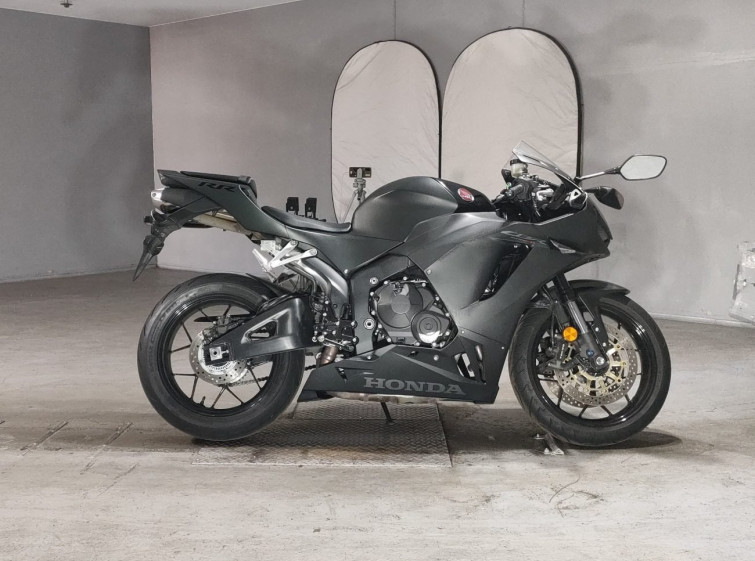 Мотоцикл Honda CBR600RR с пробегом 9759 km