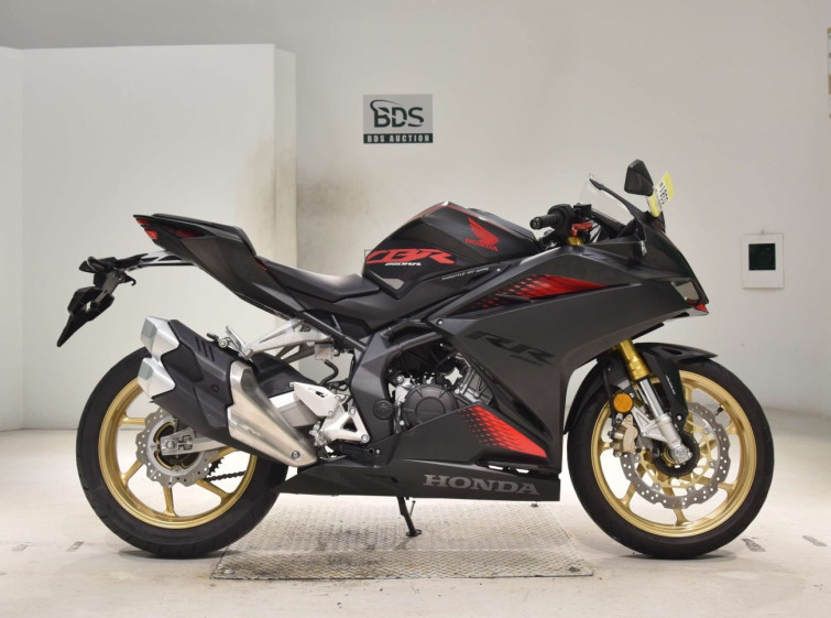 Мотоцикл Honda CBR250RRA з пробігом 3384 km