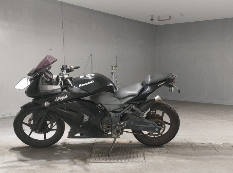 Мотоцикл Kawasaki NINJA250R з пробігом 89696 km