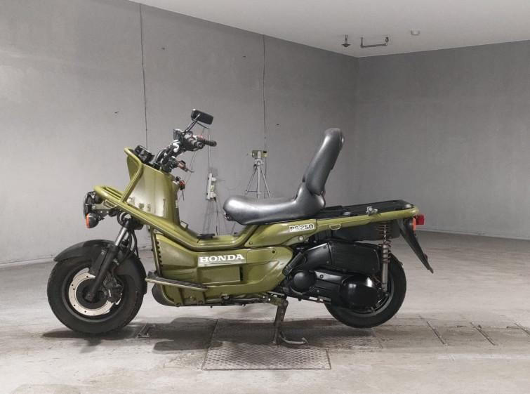 Мотоцикл Honda PS250 BIG RUCKUS з пробігом 1526 km