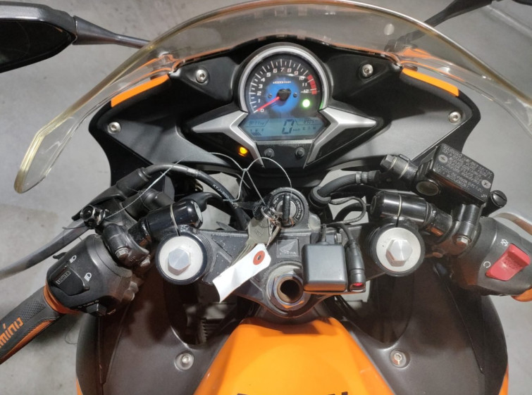 Мотоцикл Honda CBR250R с пробегом 8905 km