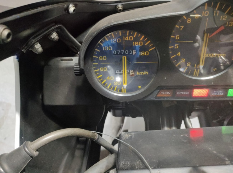 Мотоцикл Honda CBR400F з пробігом 7703 km