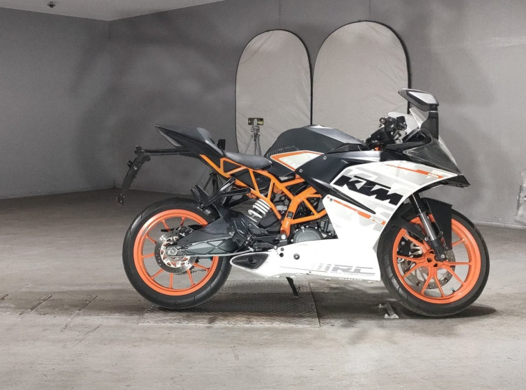 Мотоцикл KTM RC 390 с пробегом 19632 km