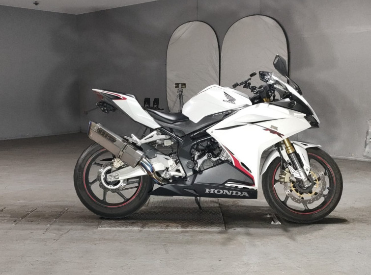 Мотоцикл Honda CBR250RR з пробігом 43277 km